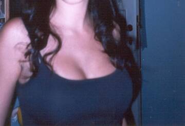 Public Photo of Lora83