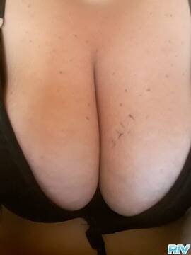 Ti piacciono i miei seni?lascia un commento