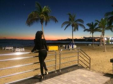 Public Photo of LADY_CRYSTAL